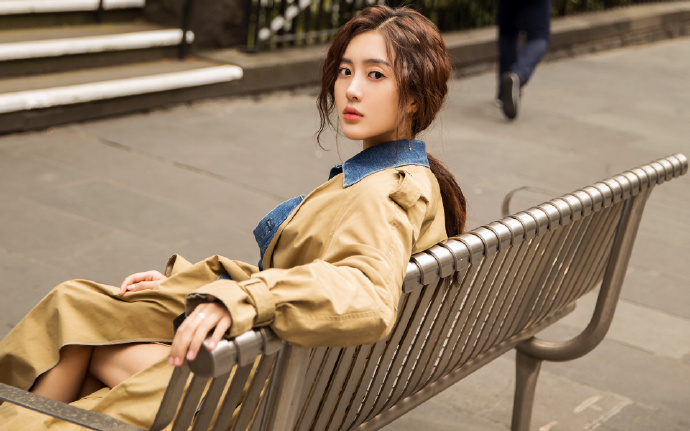 青海：强降雨致多条道路中断 交通部门全力抢通保畅